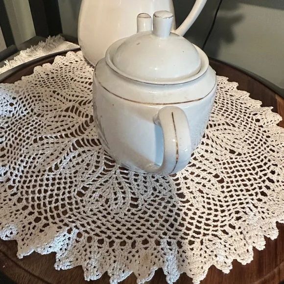 Floral White Teapot with Lid - Picture 4 of 6